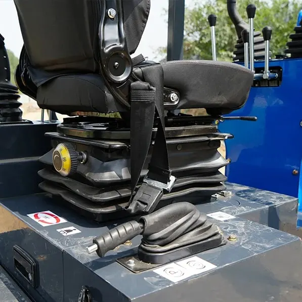 Rovokopač utovarivač RB25 – sjedište sa ogibljenjem