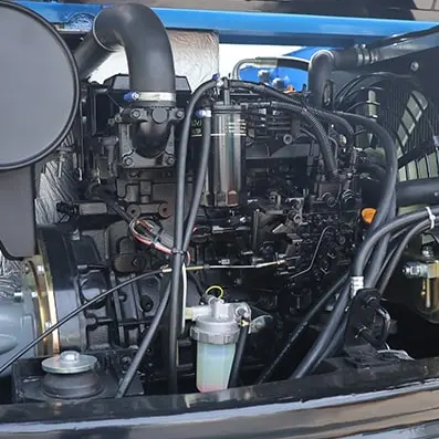 Mali bager R82 – ekonomičan motor Kubota V2607