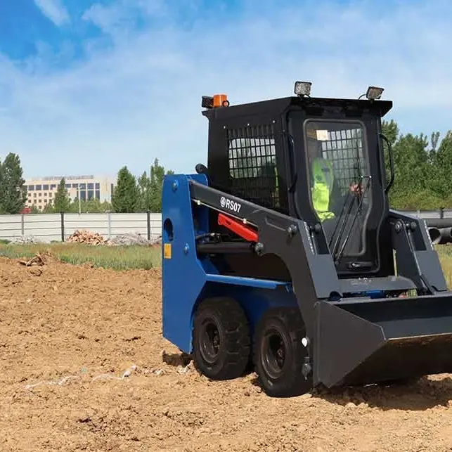 Mini utovarivač RS07 na terenu