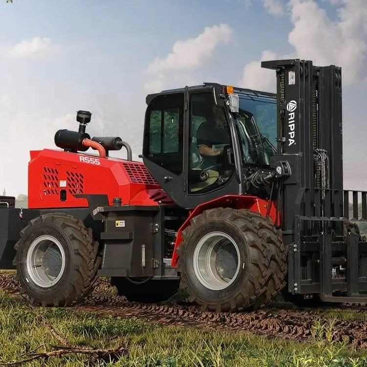 Rough terrain forklift R555 at work