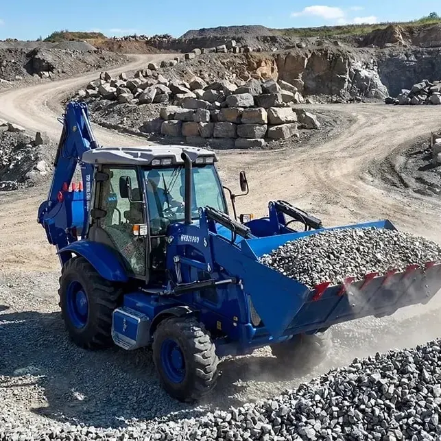 Rovokopač utovarivač RB29 na terenu