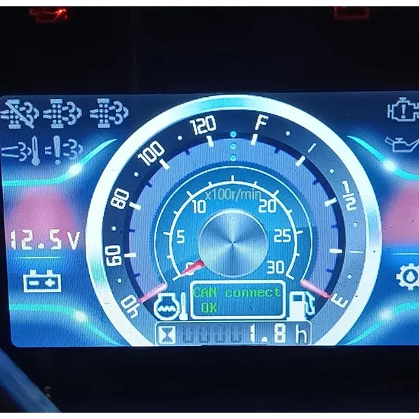Utovarivač točkaš RL30 – digitalna instrument tabla