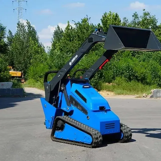 Mini utovarivač RS06 na terenu