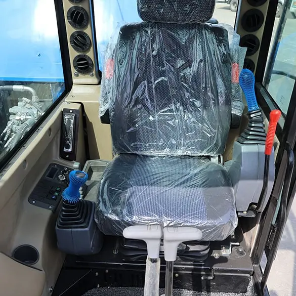 Mali bager R82 – radno mjesto rukovaoca