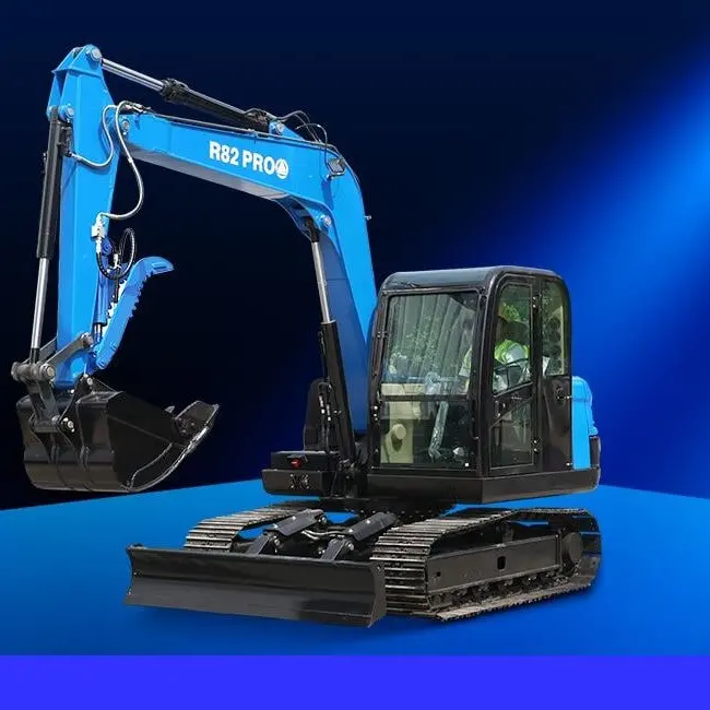 Mali bager R82 na terenu