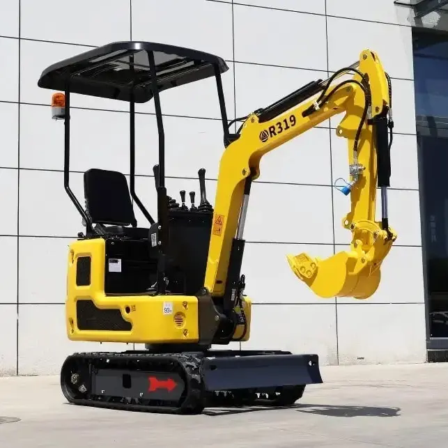 Mini bager R319 na terenu
