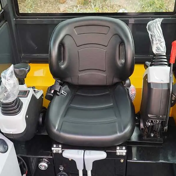 Mini bager R330 – udobno sjedište i kabina